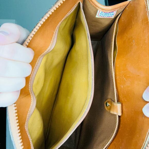 Vintage DOONEY & BOURKE 90s Tan Brown Leather All Weather Shoulder Purse Handbag - Picture 6 of 15